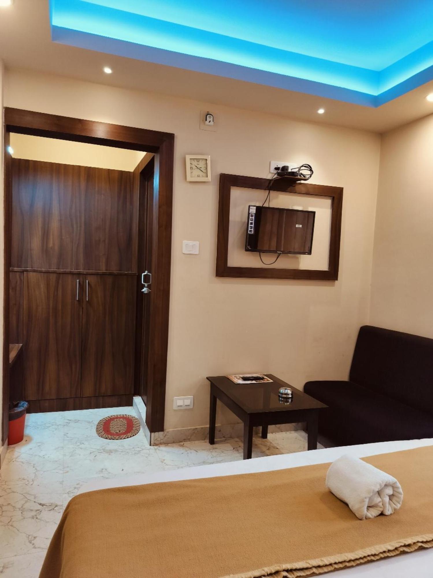 Hotel Park View - Lift Facilities- Near Sea Beach Best Choice Of Travellers By Morservices Puri Eksteriør bilde